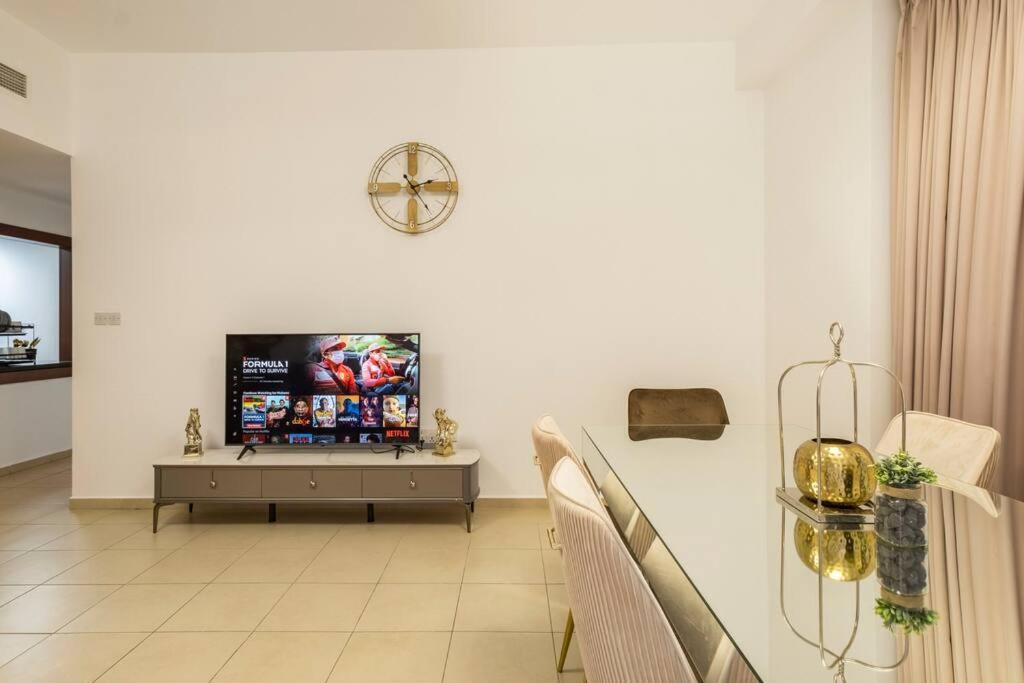 Leen Homes-Jbr -Spacious 4 Bedroom Apartment Дубай Екстериор снимка